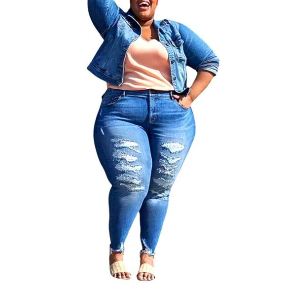 TORRID Bombshell Skinny distructed Plus Size Skinny Jeans SIZE 18 Short Length. - Picture 1 of 16